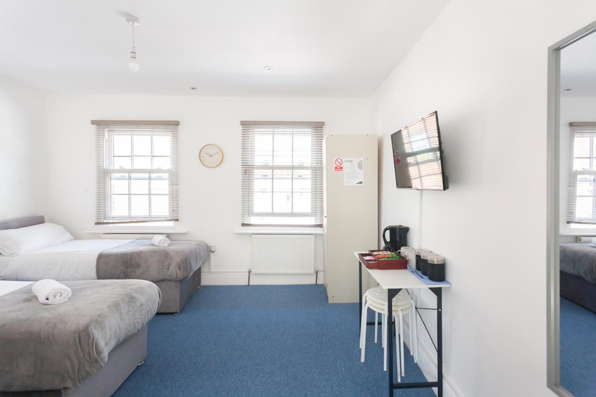 Budget Center Aldgate - Tower Bridge * Londra